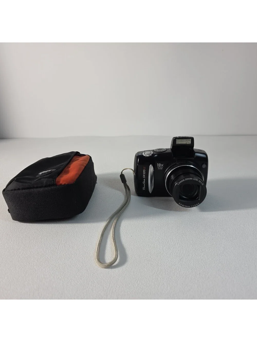 Canon PowerShot SX120 IS Digital Camera 10MP — 10x Optical Zoom - Batteries Card